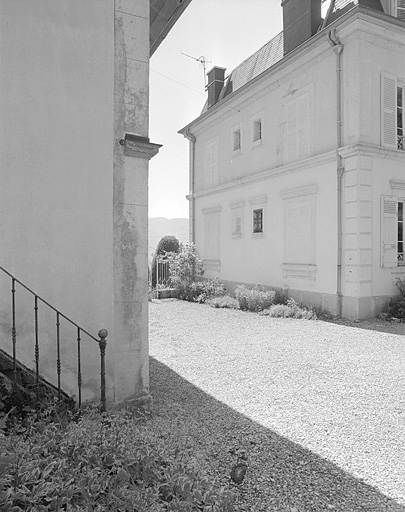 Face gauche de la demeure. © Jérôme Mongreville / Région Bourgogne-Franche-Comté, Inventaire du patrimoine - 1997