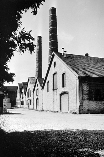 Façades sur cour du bâtiment du martelage ou ancienne forge. © Jérôme  Mongreville (reproduction) / Région Bourgogne-Franche-Comté, Inventaire du patrimoine - 1997