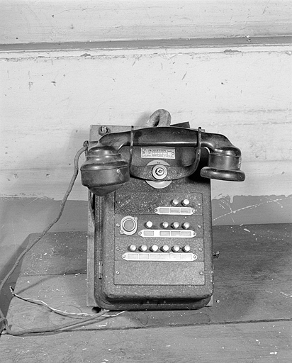 Le poste mural. © Jérôme Mongreville / Région Bourgogne-Franche-Comté, Inventaire du patrimoine - 2002