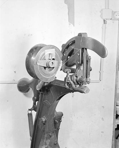 Détail du mécanisme d'agrafage. © Yves Sancey / Région Bourgogne-Franche-Comté, Inventaire du patrimoine - 2002