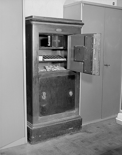 Vue d'ensemble. Compartiment supérieur ouvert. © Yves Sancey / Région Bourgogne-Franche-Comté, Inventaire du patrimoine - 2002