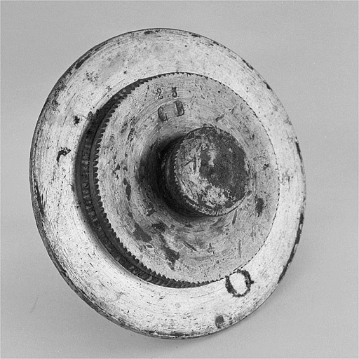 Détail d'un outil de coupe. Vue de face. © Jérôme Mongreville / Région Bourgogne-Franche-Comté, Inventaire du patrimoine - 2002