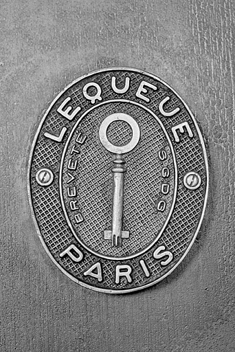 Cache-serrure fermé. © Yves Sancey / Région Bourgogne-Franche-Comté, Inventaire du patrimoine - 2002