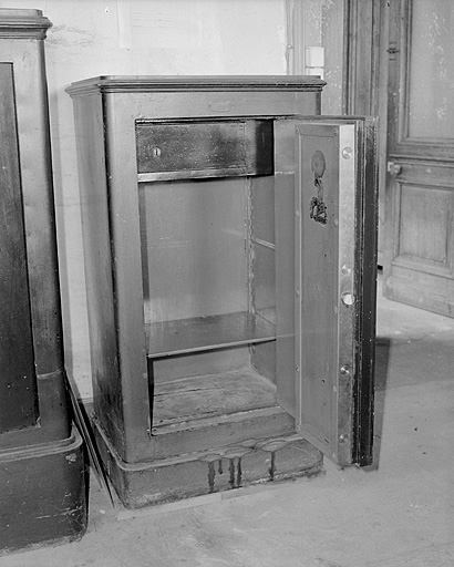 Vue d'ensemble, avec la porte ouverte. © Yves Sancey / Région Bourgogne-Franche-Comté, Inventaire du patrimoine - 2002