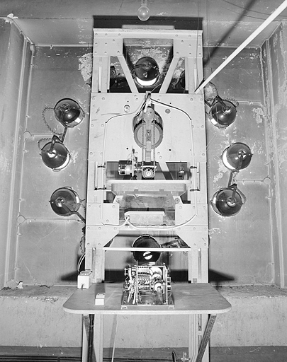 Le mouvement et le cadran, à l'intérieur du bâtiment, de face. © Yves Sancey / Région Bourgogne-Franche-Comté, Inventaire du patrimoine - 2003