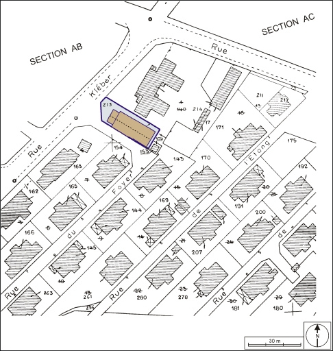 Plan-masse et de situation. Extrait du plan cadastral, 1984, section AH, 1:1000. © André Céréza / Région Bourgogne-Franche-Comté, Inventaire du patrimoine - 2003