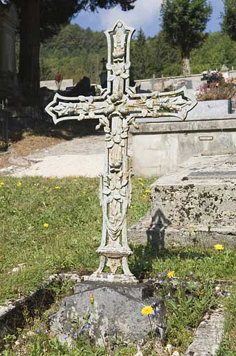 Détail de la croix. © Jérôme Mongreville / Région Bourgogne-Franche-Comté, Inventaire du patrimoine - 2009