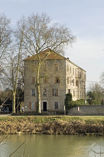 Vue d'ensemble depuis le nord-ouest. © Jérôme Mongreville / Région Bourgogne-Franche-Comté, Inventaire du patrimoine - 2009