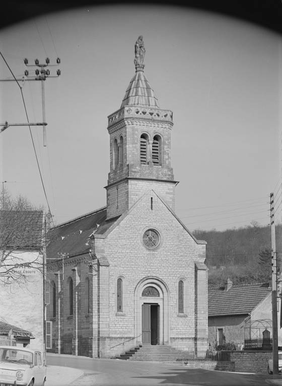 Eglise paroissiale de la Nativité à Sainte-Marie-sur-Ouche (21).