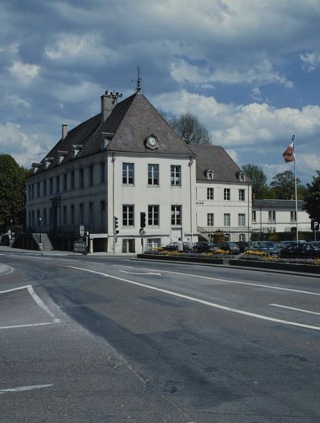 Ancien couvent de bénédictines, actuellement hôtel de ville, de Châtillon-sur-Seine (21).