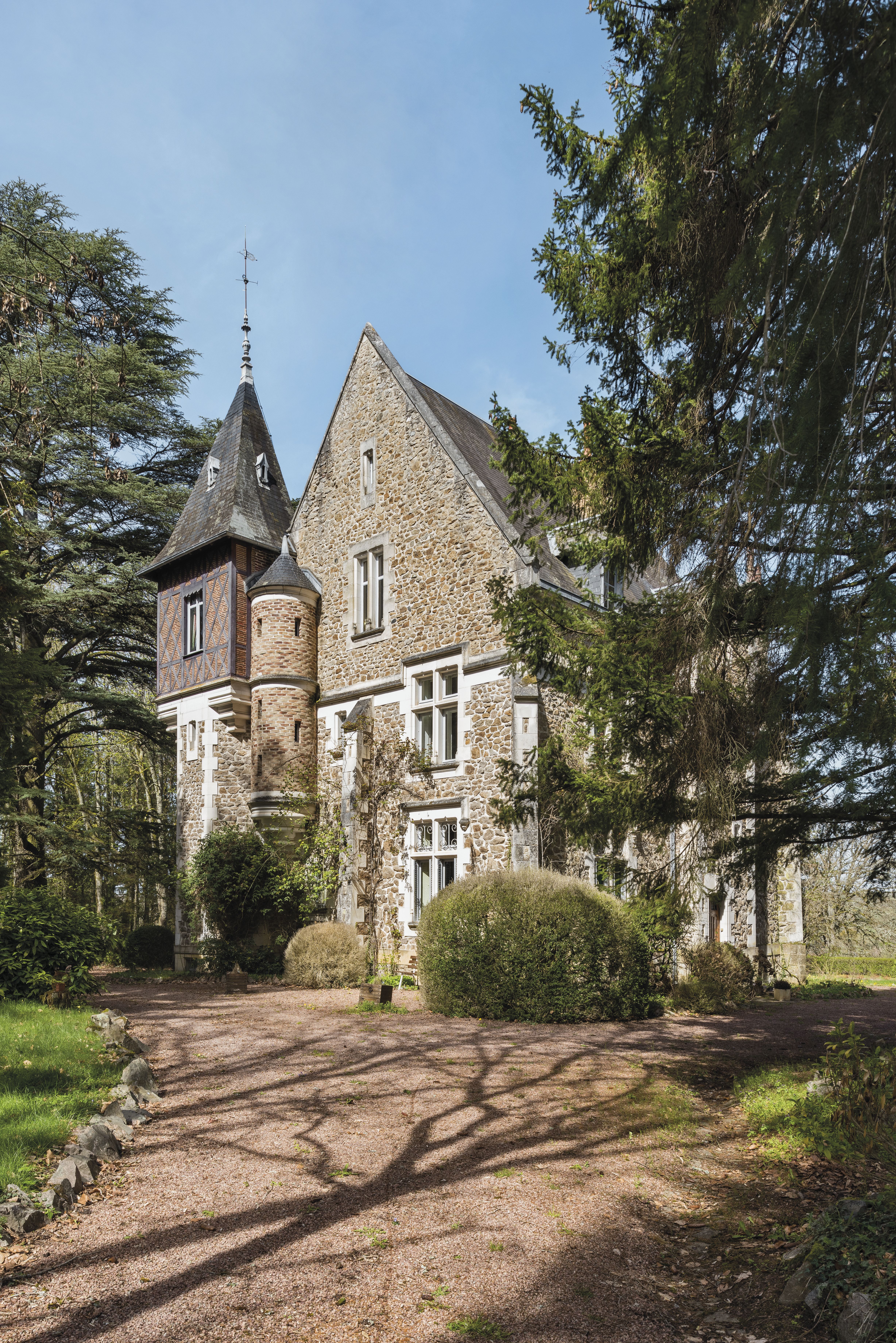 Saint-Honoré-les-Bains (58) : villa Pons 