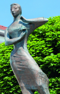 Sculpture de Georges Oudot intitulée "La messagère de l'esprit", lycée Montjoux à Besançon © Mary Ruffinoni / Région Bourgogne-Franche-Comté, Inventaire du patrimoine