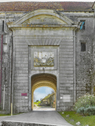 La porte d'entrée : vue d'ensemble. © Région Bourgogne-Franche-Comté, Inventaire du patrimoine
