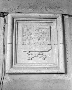 Plaque funéraire © Région Bourgogne-Franche-Comté, Inventaire du patrimoine
