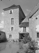 Vue sur la tour. © Région Bourgogne-Franche-Comté, Inventaire du patrimoine