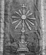 Détail de l'ostensoir. © Région Bourgogne-Franche-Comté, Inventaire du patrimoine