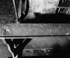 Détail d'une inscription. © Région Bourgogne-Franche-Comté, Inventaire du patrimoine