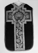 Vue d'ensemble de la chasuble. © Région Bourgogne-Franche-Comté, Inventaire du patrimoine