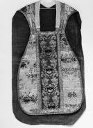 Vue de devant de la chasuble. © Région Bourgogne-Franche-Comté, Inventaire du patrimoine