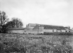 Vue d'ensemble depuis le sud-est. © Région Bourgogne-Franche-Comté, Inventaire du patrimoine