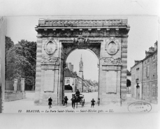 Porte de ville © Région Bourgogne-Franche-Comté, Inventaire du patrimoine