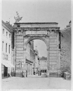 Porte de ville © Région Bourgogne-Franche-Comté, Inventaire du patrimoine
