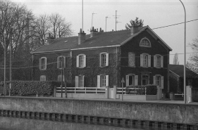 2 logements dont celui du directeur de la comptabilité, construits vers 1861 : vue d'ensemble. © Région Bourgogne-Franche-Comté, Inventaire du patrimoine