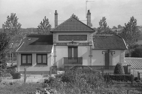 Façade postérieure (rue J.-B. Perrusson) de l'ancienne boulangerie-épicerie coopérative (façade de l'épicerie). © Région Bourgogne-Franche-Comté, Inventaire du patrimoine