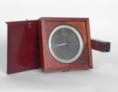  instrument de mesure des angles pour le repérage des points cardinaux © Région Bourgogne-Franche-Comté, Inventaire du patrimoine