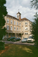Bâtiment central, façade postérieure avec galerie en 2001. © Région Bourgogne-Franche-Comté, Inventaire du patrimoine