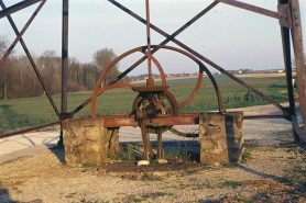 Détail de la pompe. © Région Bourgogne-Franche-Comté, Inventaire du patrimoine