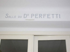 Entrée de la salle du docteur Perfetti. © Région Bourgogne-Franche-Comté, Inventaire du patrimoine