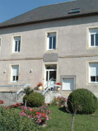 Vue de détail de la façade antérieure du bâtiment d'origine. © Région Bourgogne-Franche-Comté, Inventaire du patrimoine