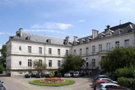 Pavillon Dormois : vue partielle du corps central et aile nord dévolue aux femmes. © Région Bourgogne-Franche-Comté, Inventaire du patrimoine