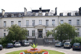 Pavillon Dormois : corps central dévolu à l'administration. © Région Bourgogne-Franche-Comté, Inventaire du patrimoine