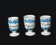 Vue de 3 piluliers. © Région Bourgogne-Franche-Comté, Inventaire du patrimoine