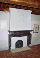 Cheminée de l'ancienne salle du Conseil située au premier étage. © Région Bourgogne-Franche-Comté, Inventaire du patrimoine
