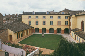 Façades sur la cour intérieure. © Région Bourgogne-Franche-Comté, Inventaire du patrimoine