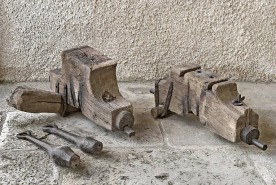 Anciens moutons et anciens battants des cloches. © Région Bourgogne-Franche-Comté, Inventaire du patrimoine