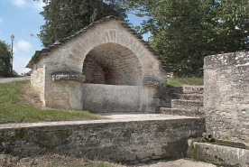 Fontaine couverte. © Région Bourgogne-Franche-Comté, Inventaire du patrimoine