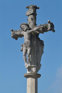 Détail : Christ en croix, de trois-quarts. © Région Bourgogne-Franche-Comté, Inventaire du patrimoine