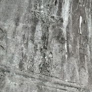 Détail : Christ en croix et sainte Marie-Madeleine. © Région Bourgogne-Franche-Comté, Inventaire du patrimoine