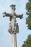 Détail : face antérieure de la croix, de trois quarts. © Région Bourgogne-Franche-Comté, Inventaire du patrimoine