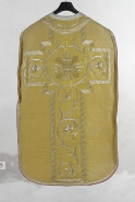 Vue d'ensemble de la chasuble. © Région Bourgogne-Franche-Comté, Inventaire du patrimoine
