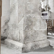 Base du pilier nord de l'avant-choeur. © Région Bourgogne-Franche-Comté, Inventaire du patrimoine