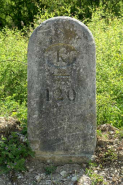 Borne vue de face. © Région Bourgogne-Franche-Comté, Inventaire du patrimoine