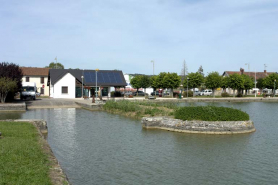 Cale à l'ouest du port, vue d'ensemble. © Région Bourgogne-Franche-Comté, Inventaire du patrimoine