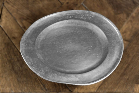 Vue d'ensemble du plat n° 02/00400, 3. © Région Bourgogne-Franche-Comté, Inventaire du patrimoine