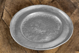 Vue d'ensemble du plat n° 02/00400, 4. © Région Bourgogne-Franche-Comté, Inventaire du patrimoine