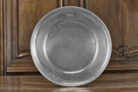 Vue d'ensemble du plat n° 02/00400, 3. © Région Bourgogne-Franche-Comté, Inventaire du patrimoine